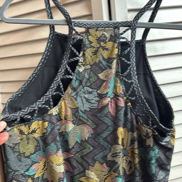 Prana Floral Halter Built-In Bra🦚 - Picture 5 of 9